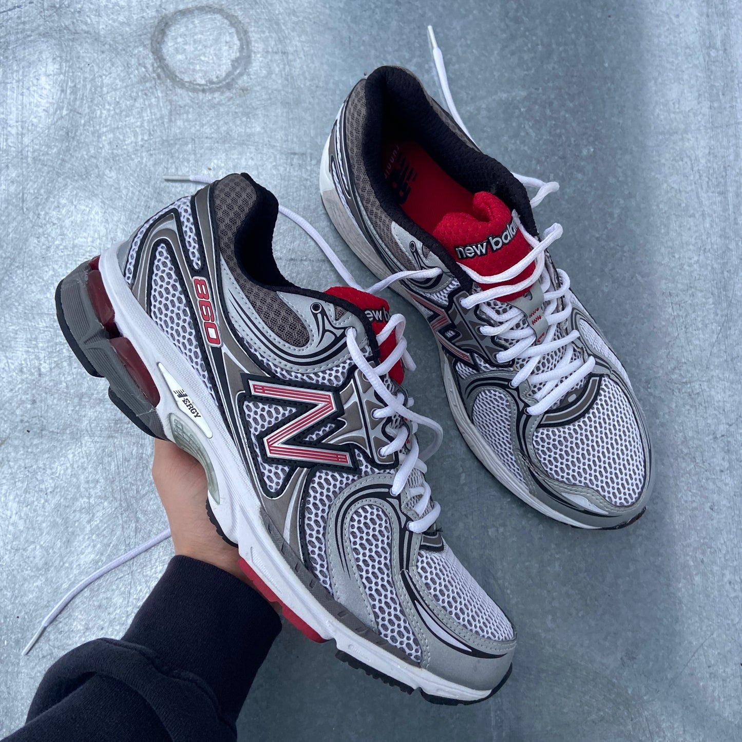 New Balance 860