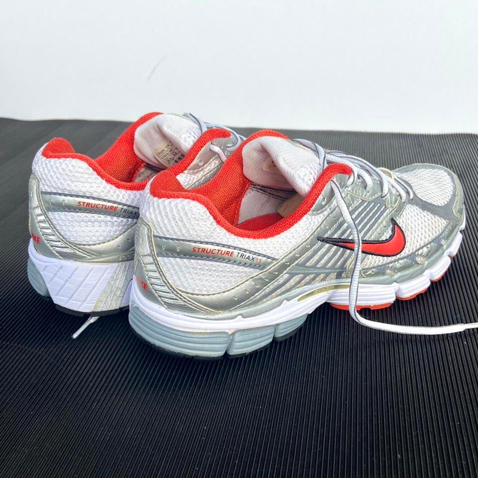 Nike Structure Triax 11