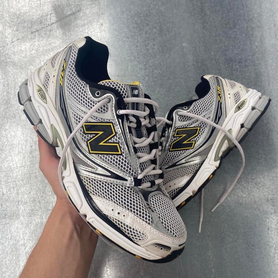 New Balance 738