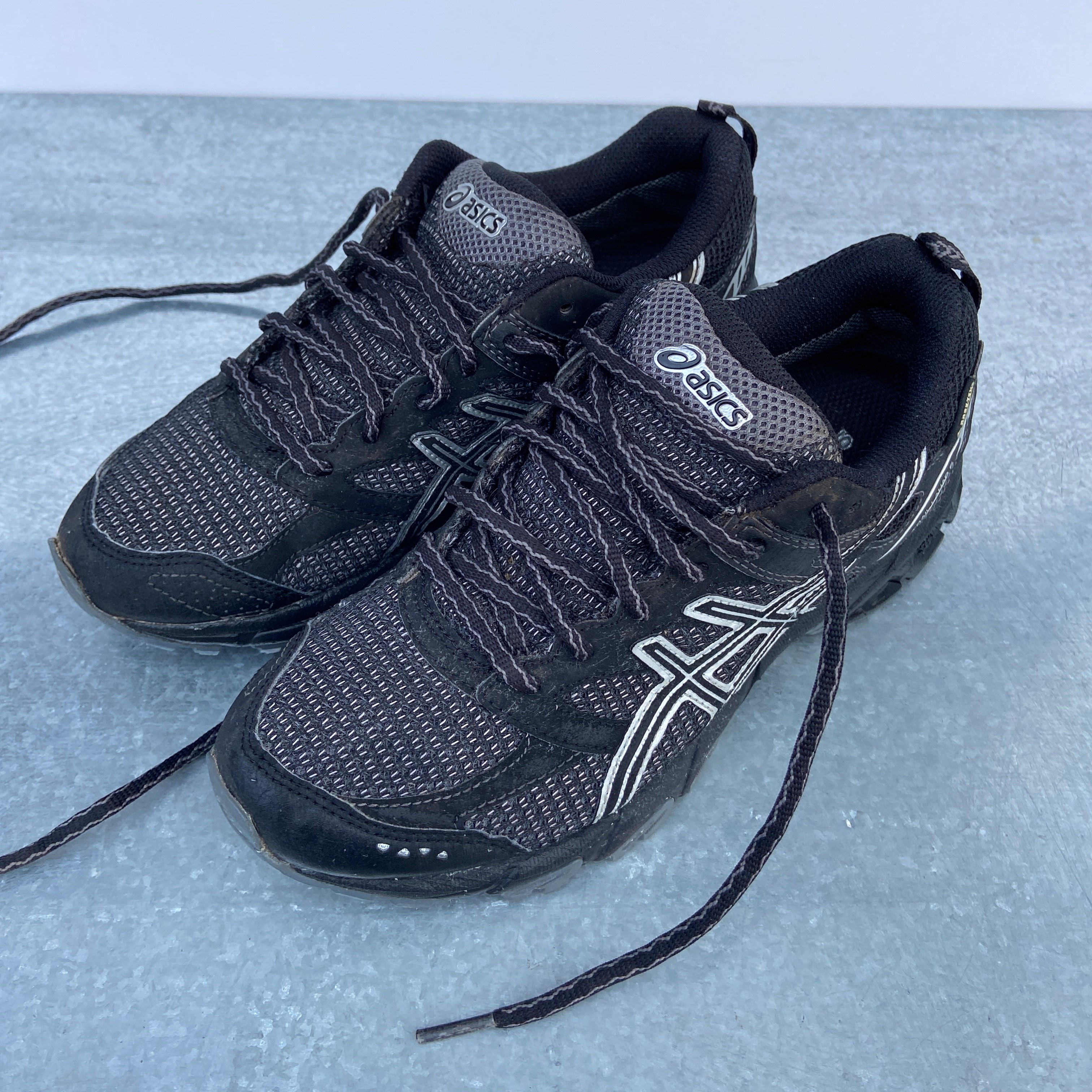 Asics Gel Trail Lahar 6 Stepping Correct